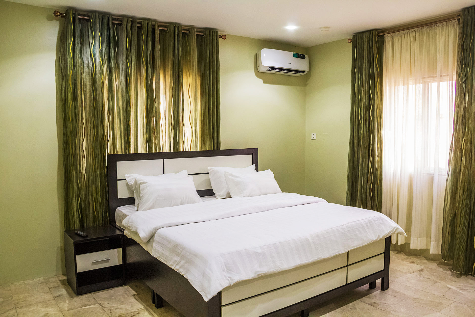 Four Bedroom Suite interior 6